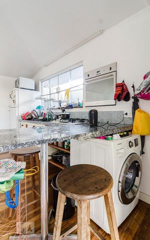 Casa à venda com 81m², 1 quarto e sem vaga Casa à venda com 81m², 1 quarto e sem vagaCozinha