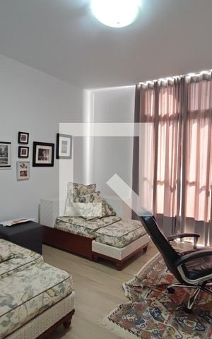 Apartamento à venda com 452m², 5 quartos e 3 vagasSala de TV