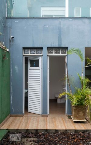 Apartamento à venda com 550m², 4 quartos e 2 vagasFundos (Banheiros)