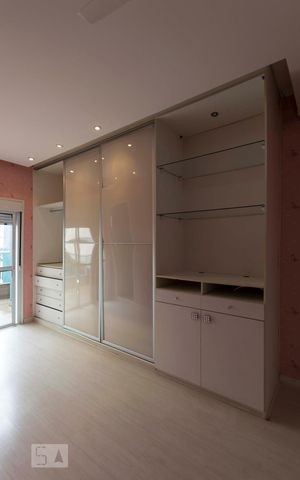 Apartamento à venda com 550m², 4 quartos e 2 vagasQuarto 3 - Suíte (Armários)