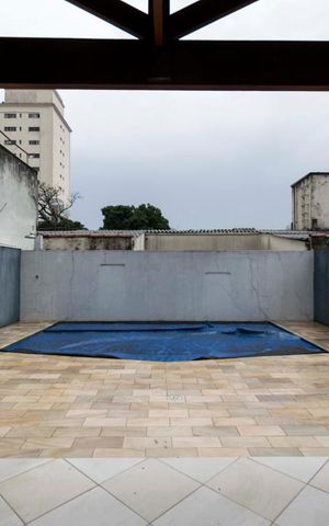 Apartamento à venda com 550m², 4 quartos e 2 vagasFundos (Piscina)