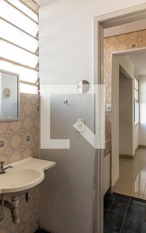 Studio para alugar com 30m², 1 quarto e sem vaga Studio para alugar com 30m², 1 quarto e sem vagaBanheiro