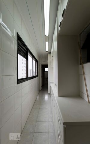 Apartamento à venda com 260m², 4 quartos e 5 vagasLavanderia
