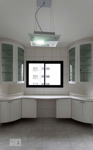 Apartamento à venda com 260m², 4 quartos e 5 vagasCozinha 