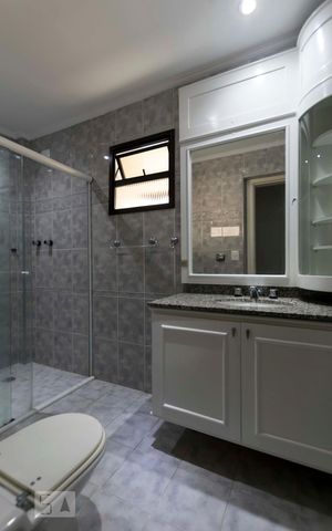 Apartamento à venda com 260m², 4 quartos e 5 vagasBanheiro do Quarto 2