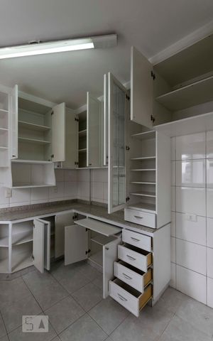 Apartamento à venda com 260m², 4 quartos e 5 vagasCozinha 