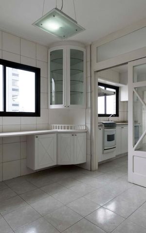 Apartamento à venda com 260m², 4 quartos e 5 vagasCozinha