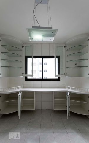 Apartamento à venda com 260m², 4 quartos e 5 vagasCozinha 