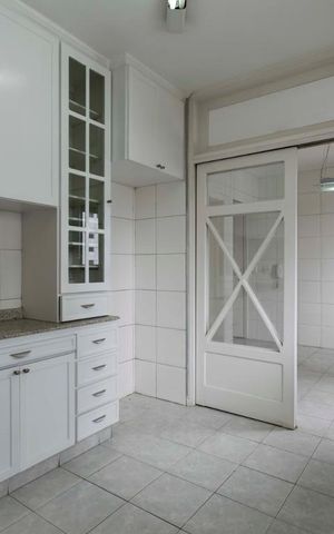Apartamento à venda com 260m², 4 quartos e 5 vagasCozinha