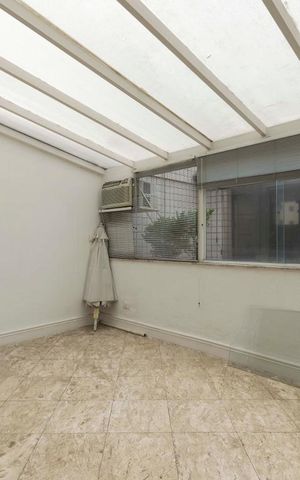 Apartamento à venda com 260m², 4 quartos e 5 vagasCobertura