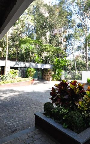 Apartamento à venda com 290m², 4 quartos e 3 vagasEntrada