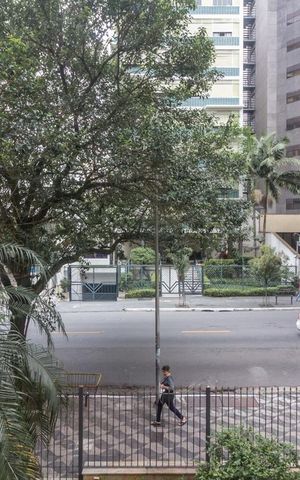 Apartamento à venda com 206m², 3 quartos e 2 vagas Apartamento à venda com 206m², 3 quartos e 2 vagasVista