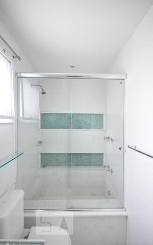 Apartamento para alugar com 211m², 3 quartos e 4 vagasdetalhe do banheiro suíte 2