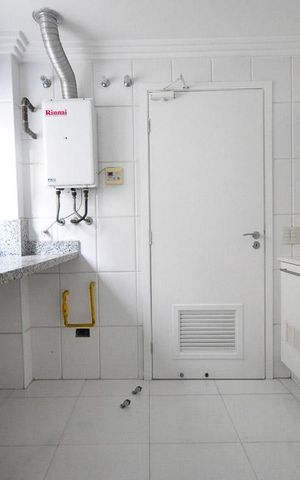 Apartamento para alugar com 211m², 3 quartos e 4 vagasárea de serviço