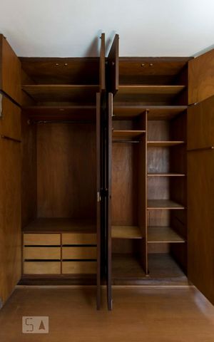 Apartamento para alugar com 85m², 3 quartos e 2 vagasQuarto 2 (Armários)