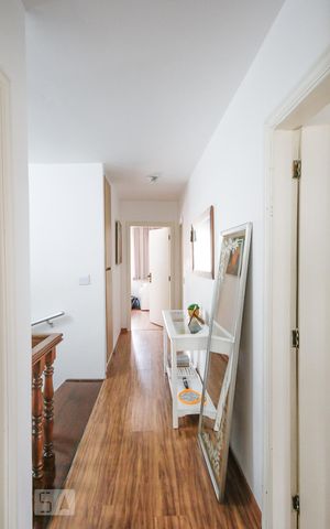 Casa à venda com 340m², 4 quartos e 3 vagasCorredor 