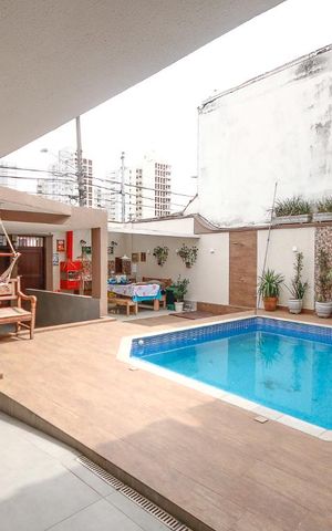 Casa à venda com 340m², 4 quartos e 3 vagasPiscina 