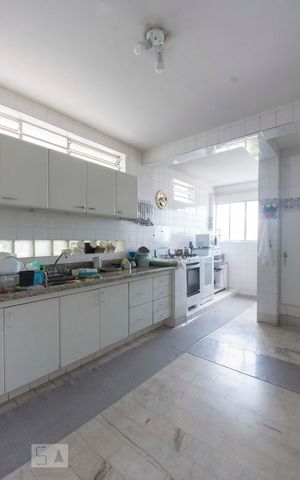 Casa à venda com 280m², 4 quartos e 2 vagasCozinha (térreo)