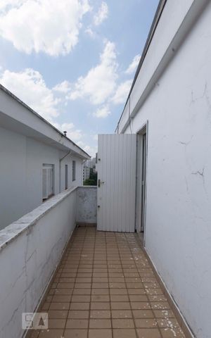 Casa à venda com 280m², 4 quartos e 2 vagasSacada Quarto 1 Andar superior