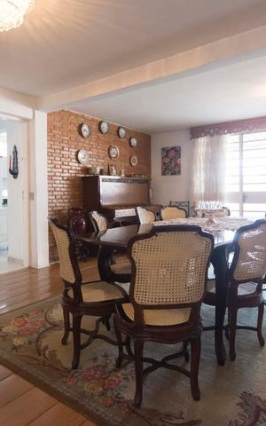 Casa à venda com 280m², 4 quartos e 2 vagasSala (térreo)