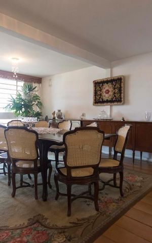 Casa à venda com 280m², 4 quartos e 2 vagasSala (térreo)