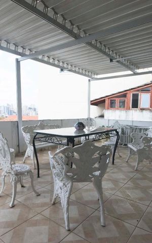 Casa à venda com 280m², 4 quartos e 2 vagasSacada (térreo)