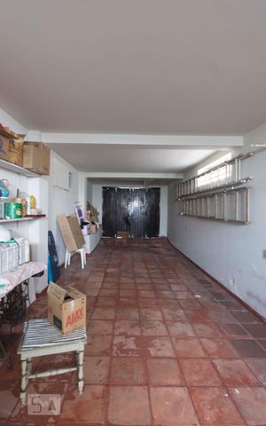 Casa à venda com 280m², 4 quartos e 2 vagasGaragem