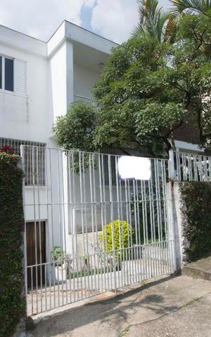 Casa à venda com 280m², 4 quartos e 2 vagasFachada