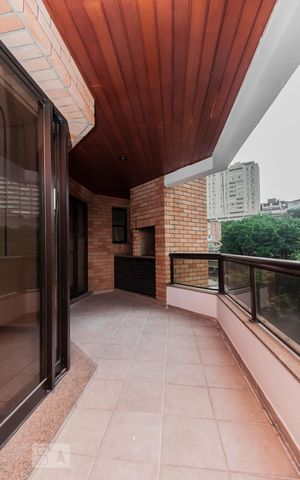 Apartamento à venda com 350m², 4 quartos e 4 vagasVaranda
