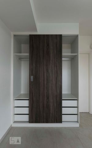 Apartamento para alugar com 41m², 1 quarto e 1 vagaQuarto (Armários)
