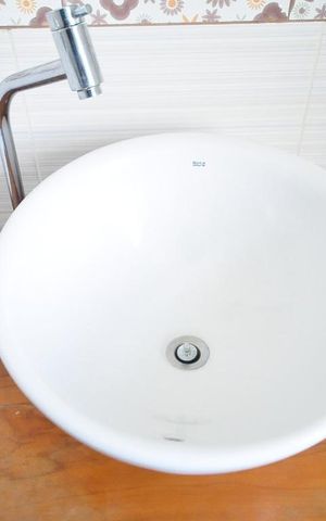 Apartamento à venda com 106m², 2 quartos e 2 vagasdetalhe do banheiro suíte  