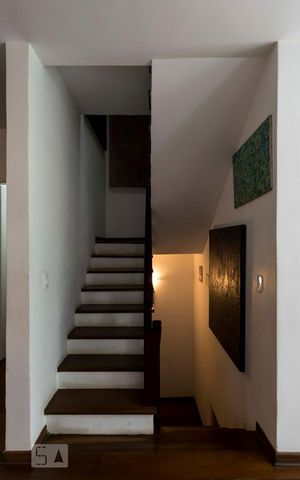 Casa para alugar com 190m², 4 quartos e 2 vagas1o. Andar - Sala (Escadas)