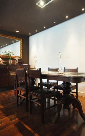 Apartamento à venda com 200m², 3 quartos e 2 vagasmesa de jantar
