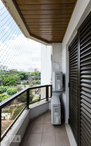Apartamento à venda com 165m², 3 quartos e 3 vagasQuarto 3 - Suíte/ Varanda