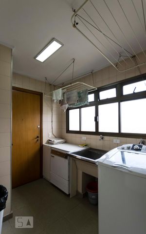 Apartamento à venda com 165m², 3 quartos e 3 vagasLavanderia