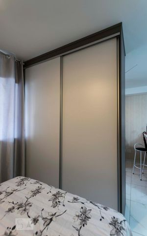 Studio à venda com 38m², 1 quarto e 1 vagaStudio - Quarto (Armários)