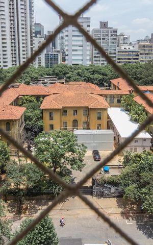 Apartamento à venda com 210m², 3 quartos e 3 vagas Apartamento à venda com 210m², 3 quartos e 3 vagasVista
