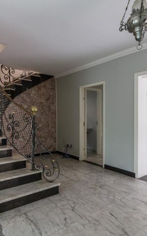 Casa à venda com 478m², 4 quartos e 4 vagasSala