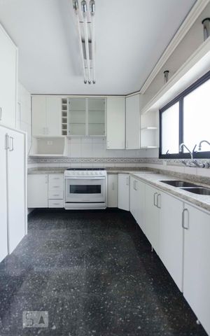 Apartamento para alugar com 220m², 3 quartos e 3 vagasCozinha