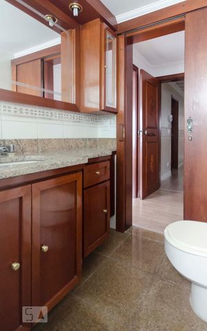 Apartamento para alugar com 220m², 3 quartos e 3 vagasBanheiro Suíte 1
