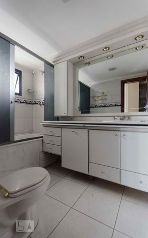 Apartamento para alugar com 220m², 3 quartos e 3 vagasBanheiro Suíte 2