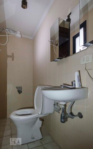 Apartamento para alugar com 220m², 3 quartos e 3 vagasBanheiro de sevriço