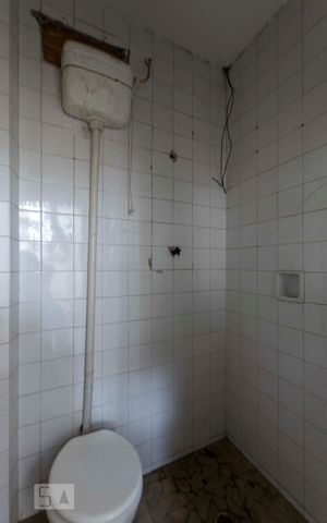 Casa para alugar com 120m², 2 quartos e 2 vagasBanheiro de serviço