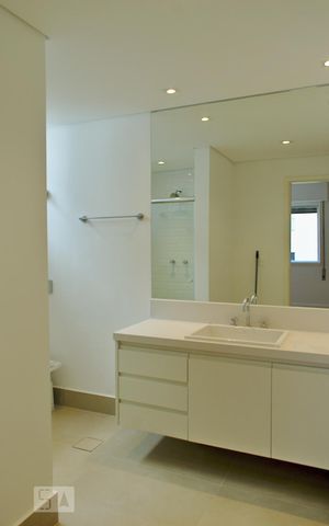 Apartamento à venda com 140m², 3 quartos e 1 vaga Apartamento à venda com 140m², 3 quartos e 1 vagaSuite