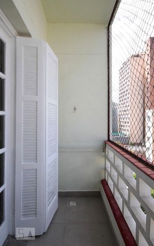 Apartamento à venda com 78m², 2 quartos e sem vagaVaranda