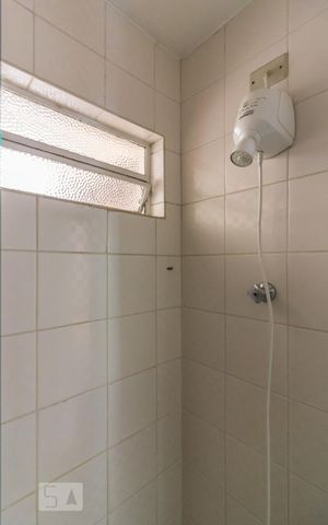 Studio à venda com 40m², 1 quarto e sem vaga Studio à venda com 40m², 1 quarto e sem vagaBanheiro