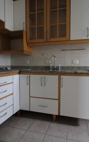 Apartamento para alugar com 78m², 2 quartos e 2 vagasCozinha