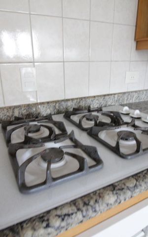 Apartamento para alugar com 78m², 2 quartos e 2 vagasDetalhe da cozinha