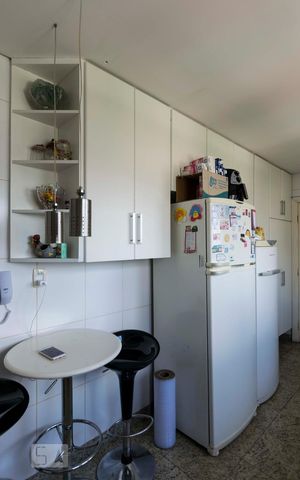 Apartamento à venda com 360m², 4 quartos e 4 vagas1o. Andar - Cozinha (Armários)
