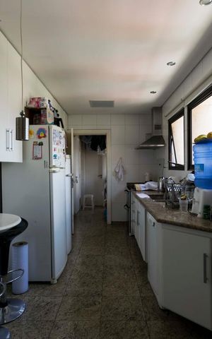 Apartamento à venda com 360m², 4 quartos e 4 vagas1o. Andar - Cozinha